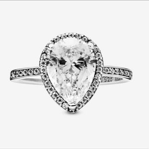 Pandora Sparkling Teardrop Halo Ring size 48 (4.5)